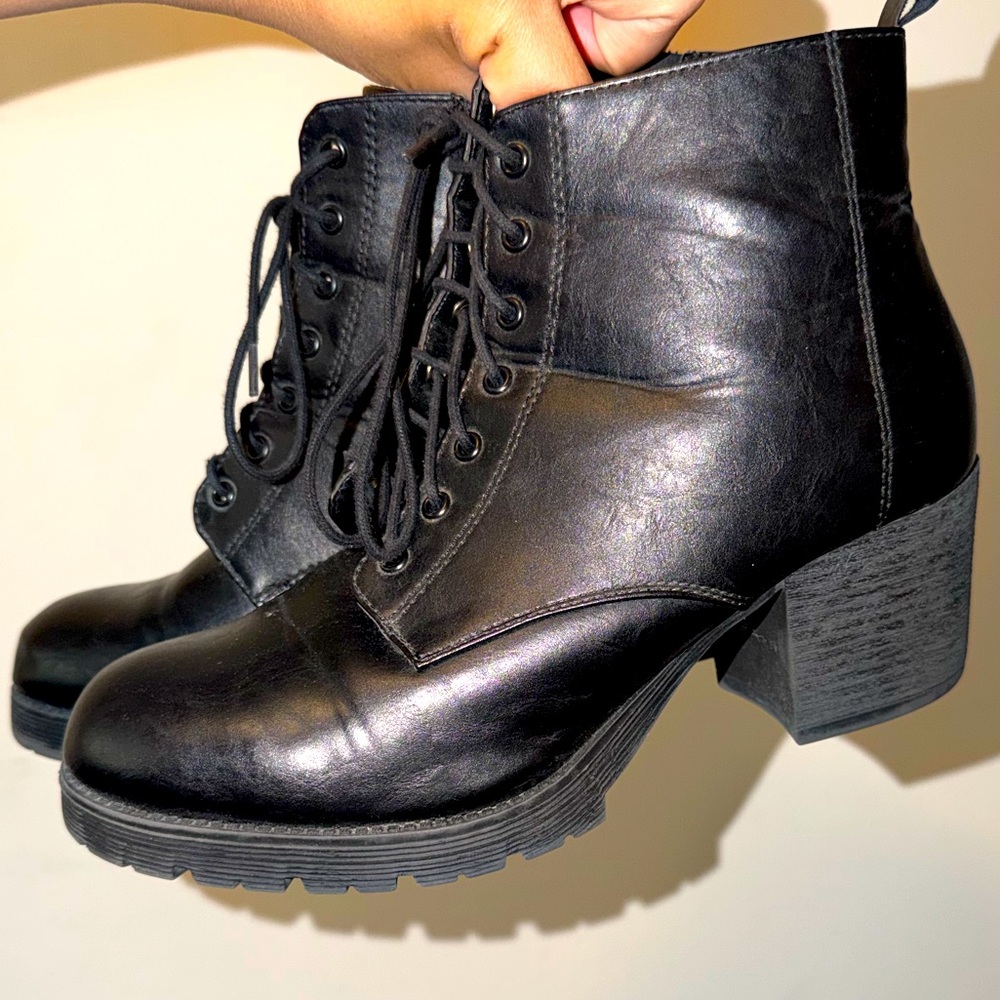 Soda Women's Nevitt Faux Leather Lace Up Chunky Heel Combat Style Boots
